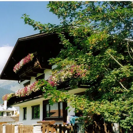 Daire Haus Freispitzblick Bach (Tyrol)